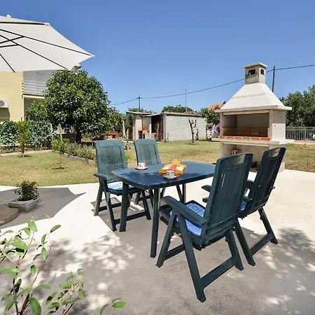 Sreca Near With Bbq Apartament