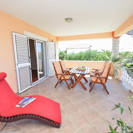 Apartament Sreca Near With Bbq Bibinje